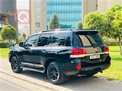 تۆیۆتا لاند کروزەر